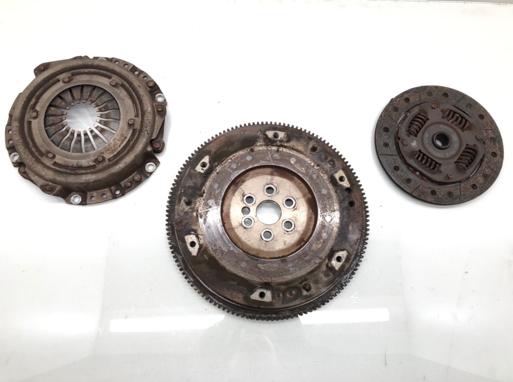 Комплект сцепления бу для Ford Fiesta 1.4 i, 2003 г. Комплект сцепления бу для Ford Fiesta 1.4 i, 2003 г.