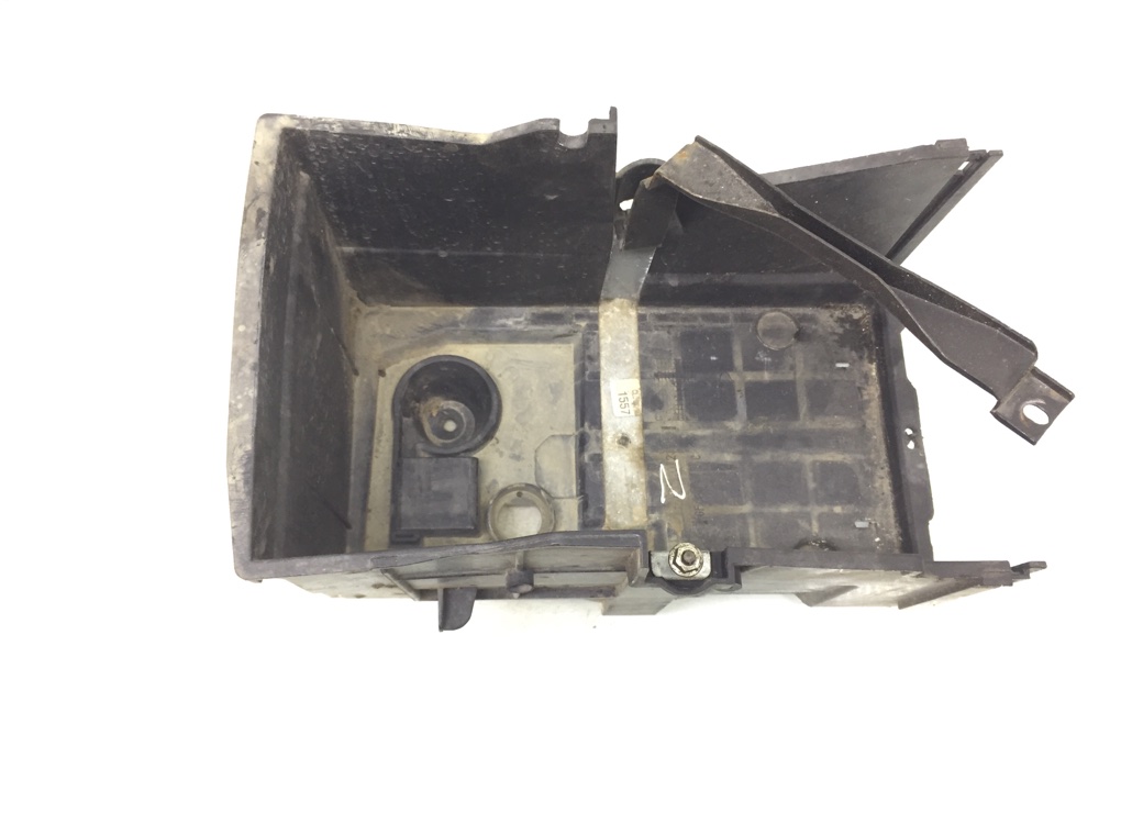 Полка аккумулятора бу для Ford Focus 2 1.8 i, 2008 г. Полка аккумулятора бу для Ford Focus 2 1.8 i, 2008 г.