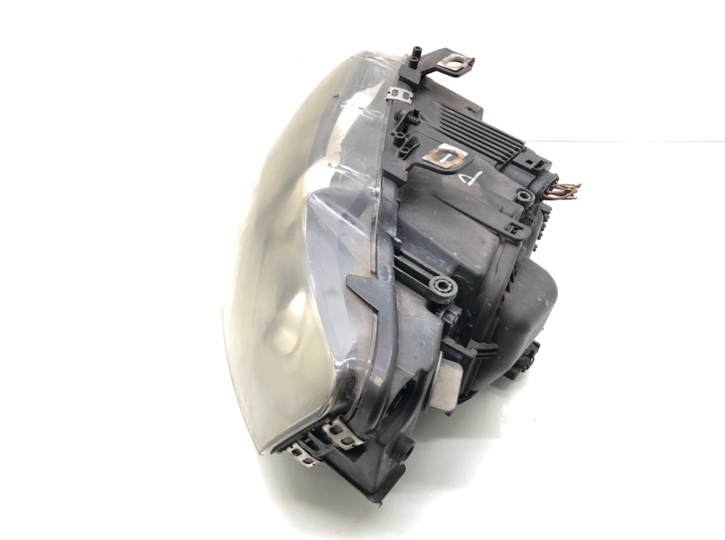 Фара левая бу для Audi A4 B6 2.5 TDi, 2004 г. Фара левая бу для Audi A4 B6 2.5 TDi, 2004 г.