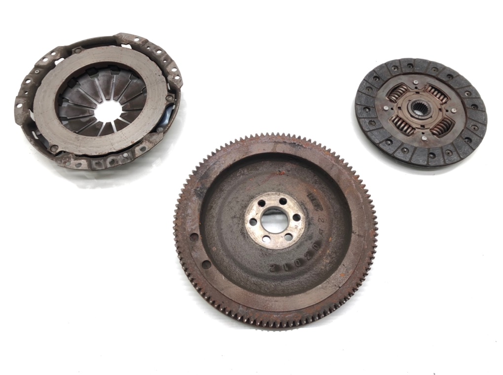 Комплект сцепления бу для Toyota Yaris P1 1.3 i,  2002 г.