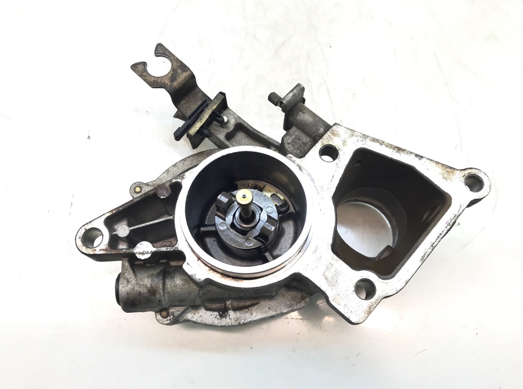 Насос вакуумный бу для Ford Mondeo  2.2 TDCi,  2006 г.