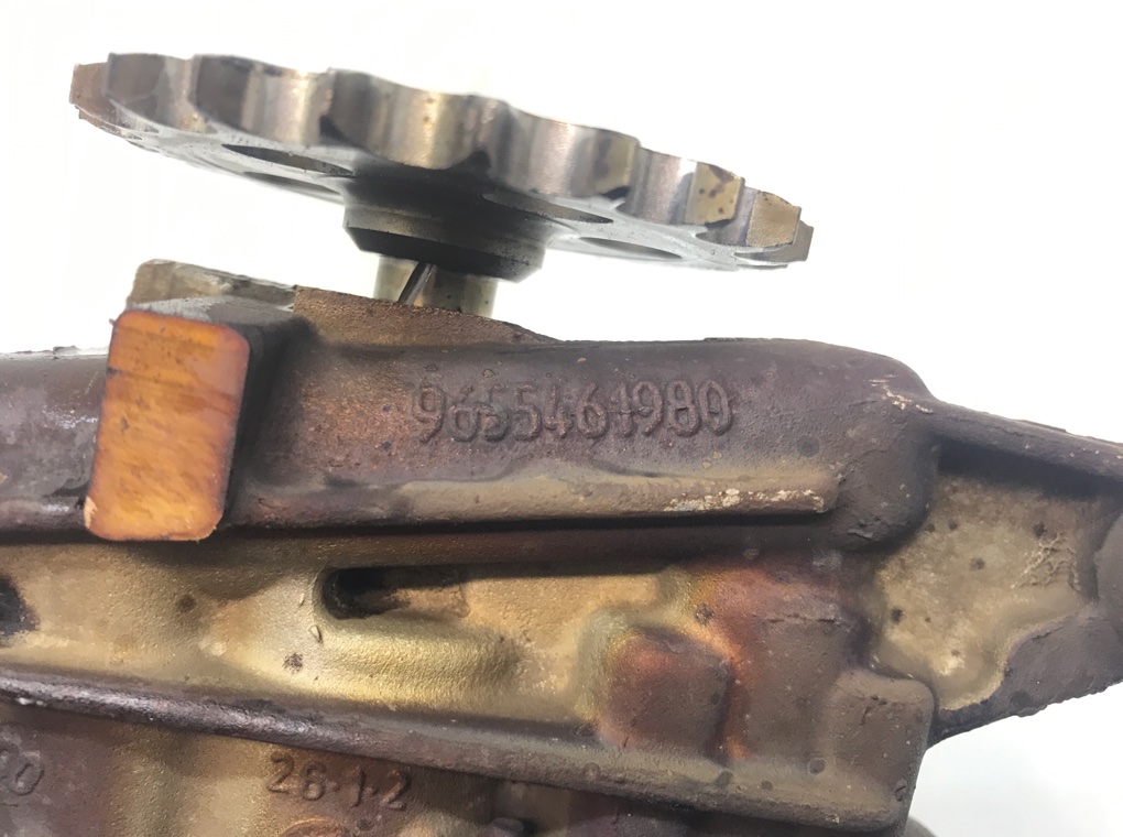 Насос масляный бу для Peugeot 207 1.4 i, 2007 г. Насос масляный бу для Peugeot 207 1.4 i, 2007 г.