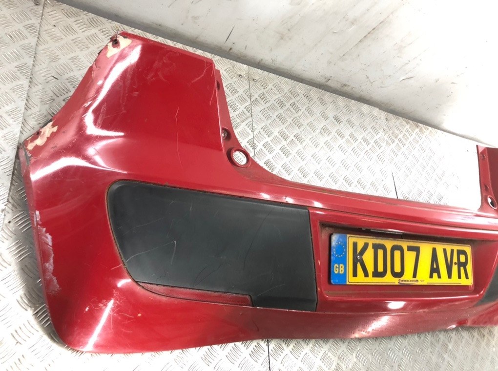 Бампер задний бу для Mitsubishi Colt  1.1 i,  2007 г.