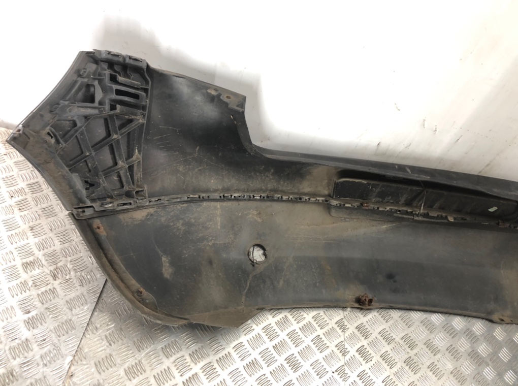 Бампер задний бу для Volkswagen Golf 5 1.9 TDi, 2005 г. Бампер задний бу для Volkswagen Golf 5 1.9 TDi, 2005 г.