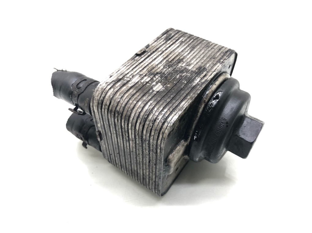 Радиатор масляный бу для Volkswagen Touran  2.0 TDi,  2004 г.