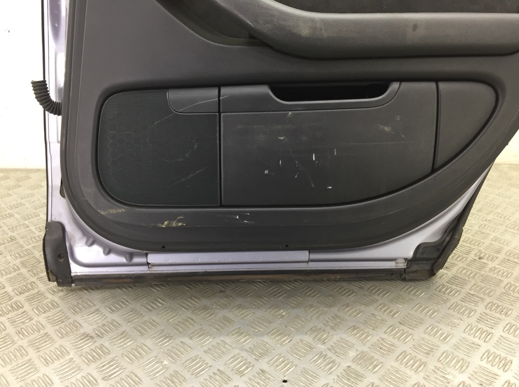 Дверь задняя правая бу для Audi A8 D3 3.0 TDi, 2004 г. Дверь задняя правая бу для Audi A8 D3 3.0 TDi, 2004 г.