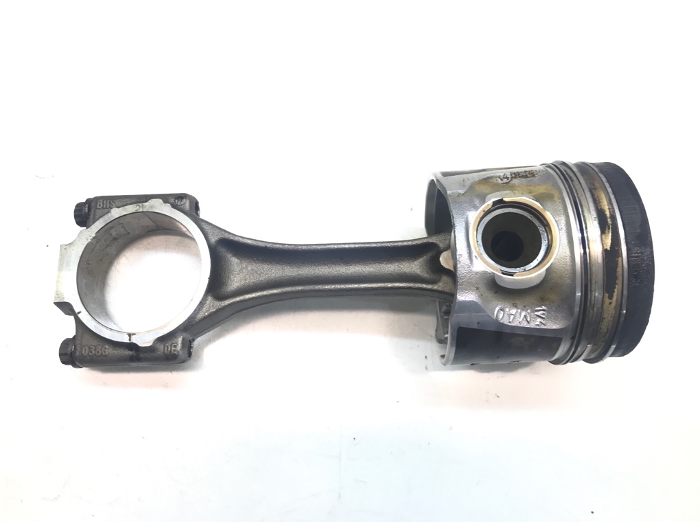 Поршень бу для Volkswagen Passat B6 1.9 TDi, 2005 г.