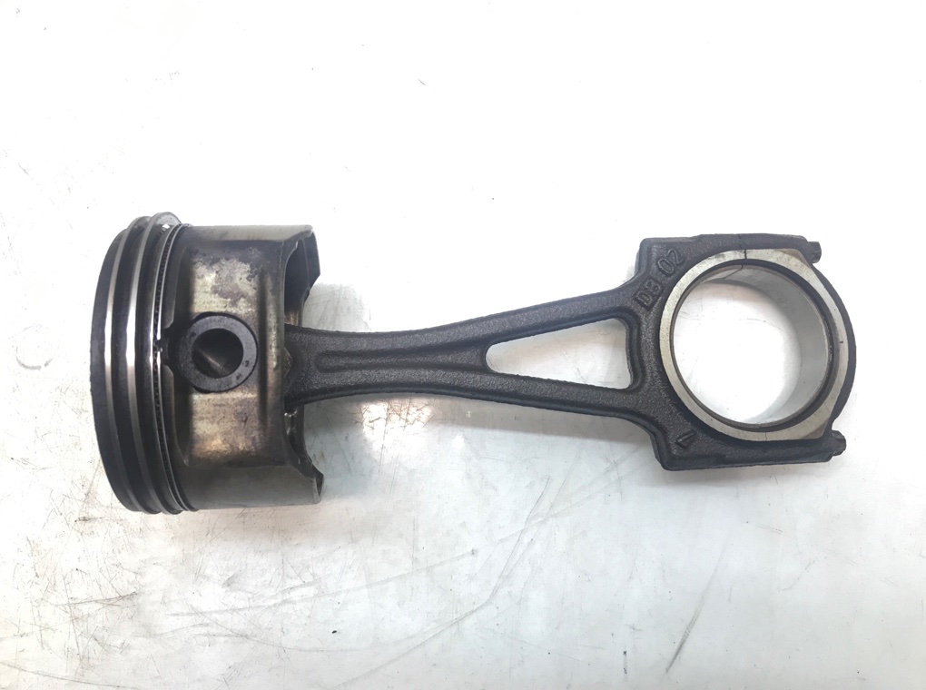 Поршень бу для Opel Corsa C 1.2 i,  2002 г.