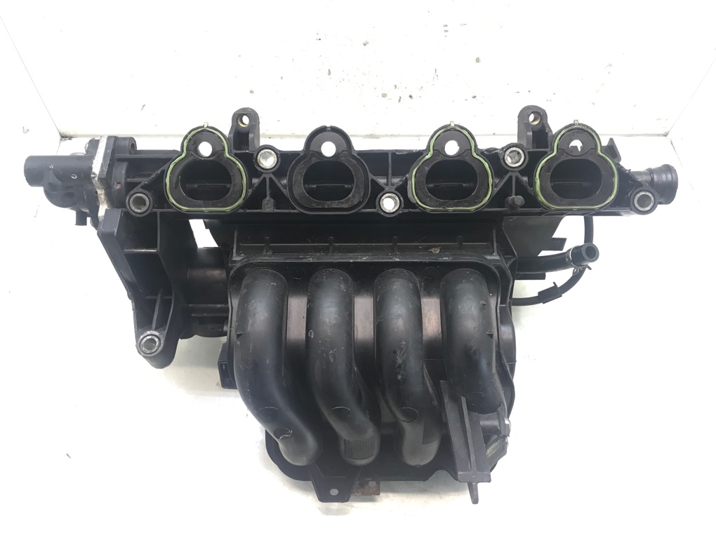 Коллектор впускной бу для Mazda 2   1.3 i,  2010 г.