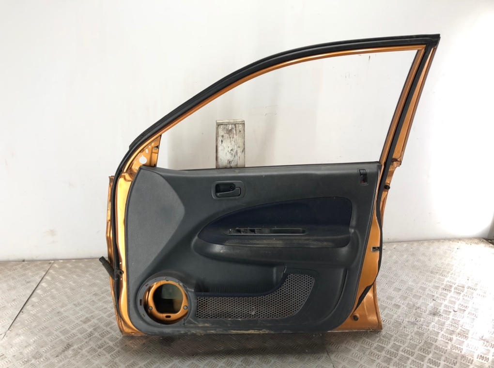 Дверь передняя правая бу для Honda HR-V  1.6 i,  2000 г.