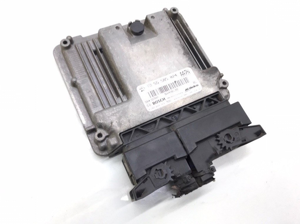 Блок управления двигателем бу для Opel Astra J 2.0 CDTi, 2012 г.
