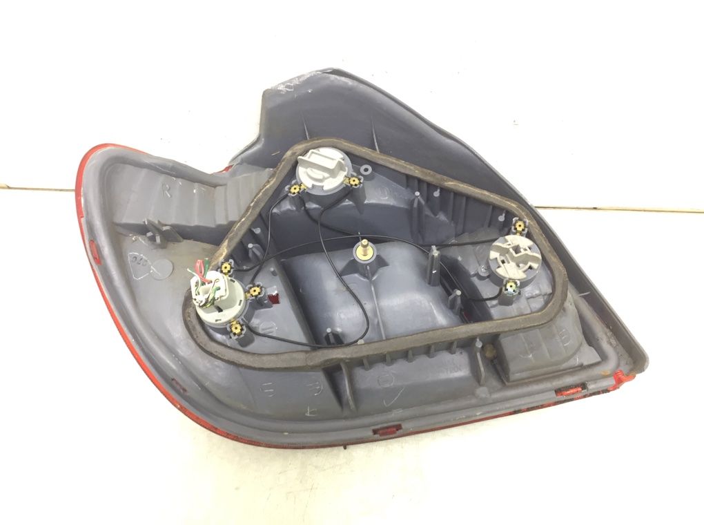 Фонарь задний правый бу для Toyota Yaris P1 1.0 i,  2002 г.