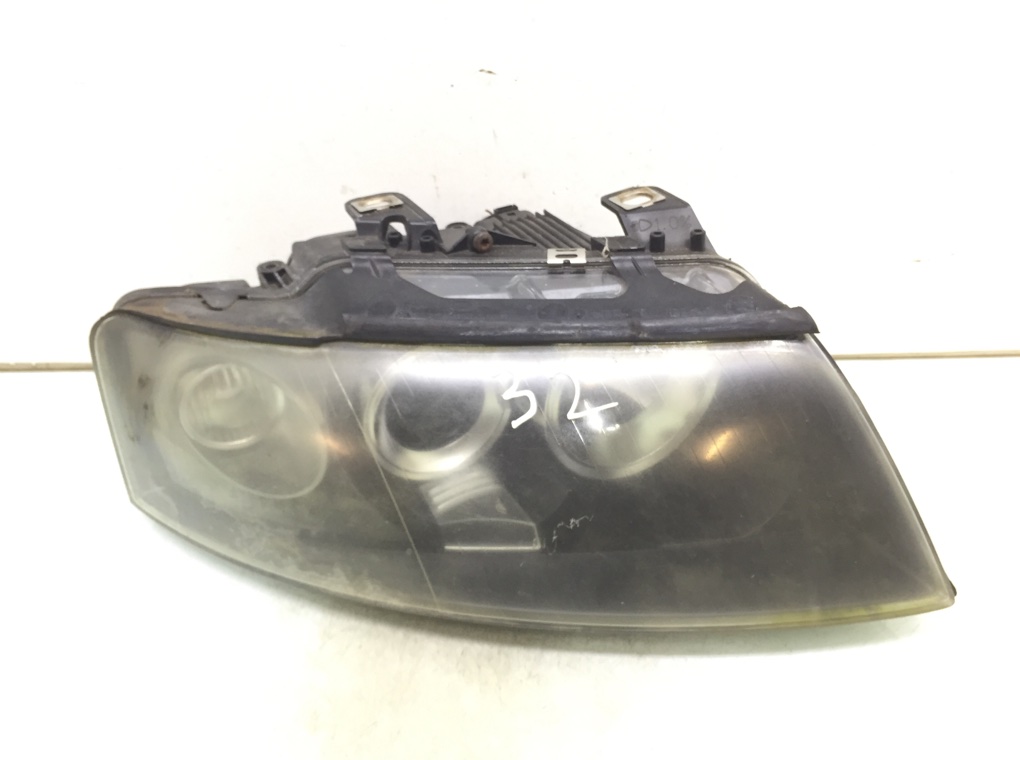 Фара правая бу для Audi A4 B6 2.4 i, 2005 г.