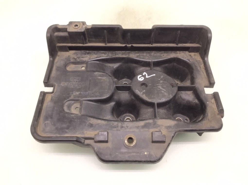 Полка аккумулятора бу для Volkswagen Golf 4 1.6 i, 2001 г.