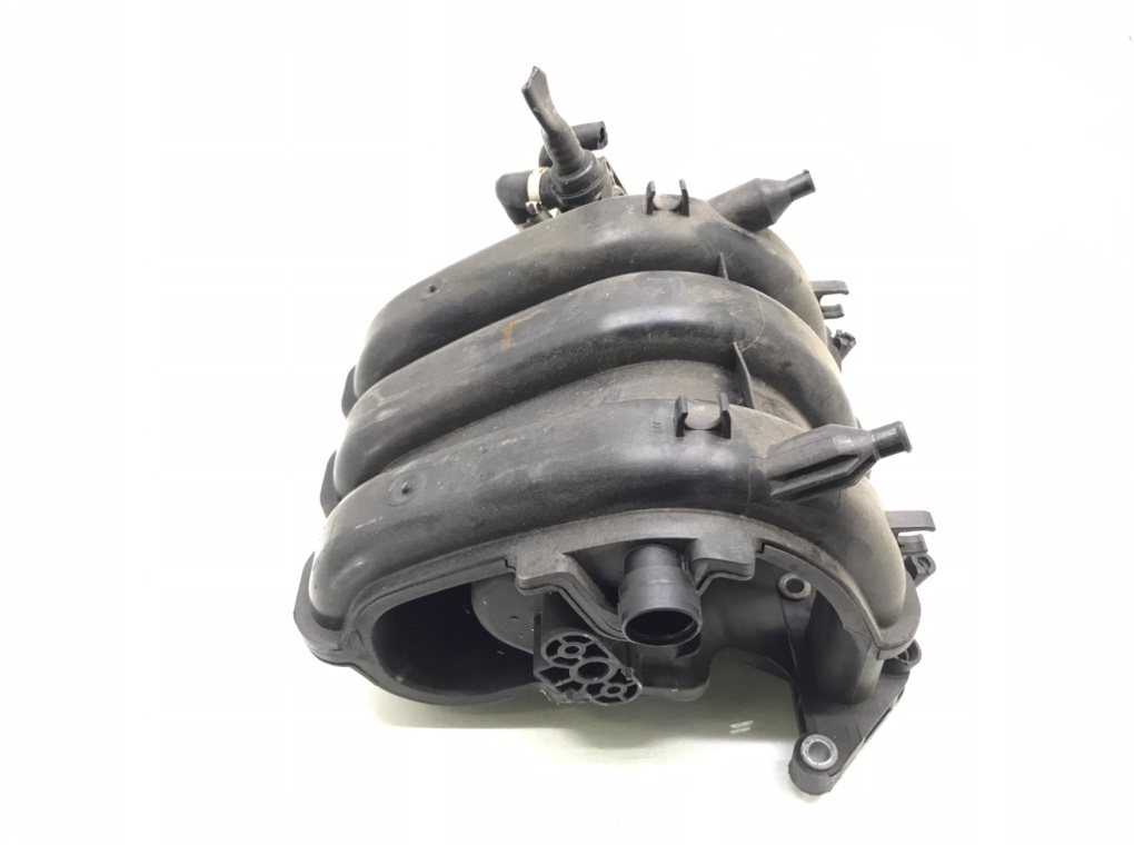 Коллектор впускной бу для Volkswagen Polo 4 1.2 i, 2004 г. Коллектор впускной бу для Volkswagen Polo 4 1.2 i, 2004 г.