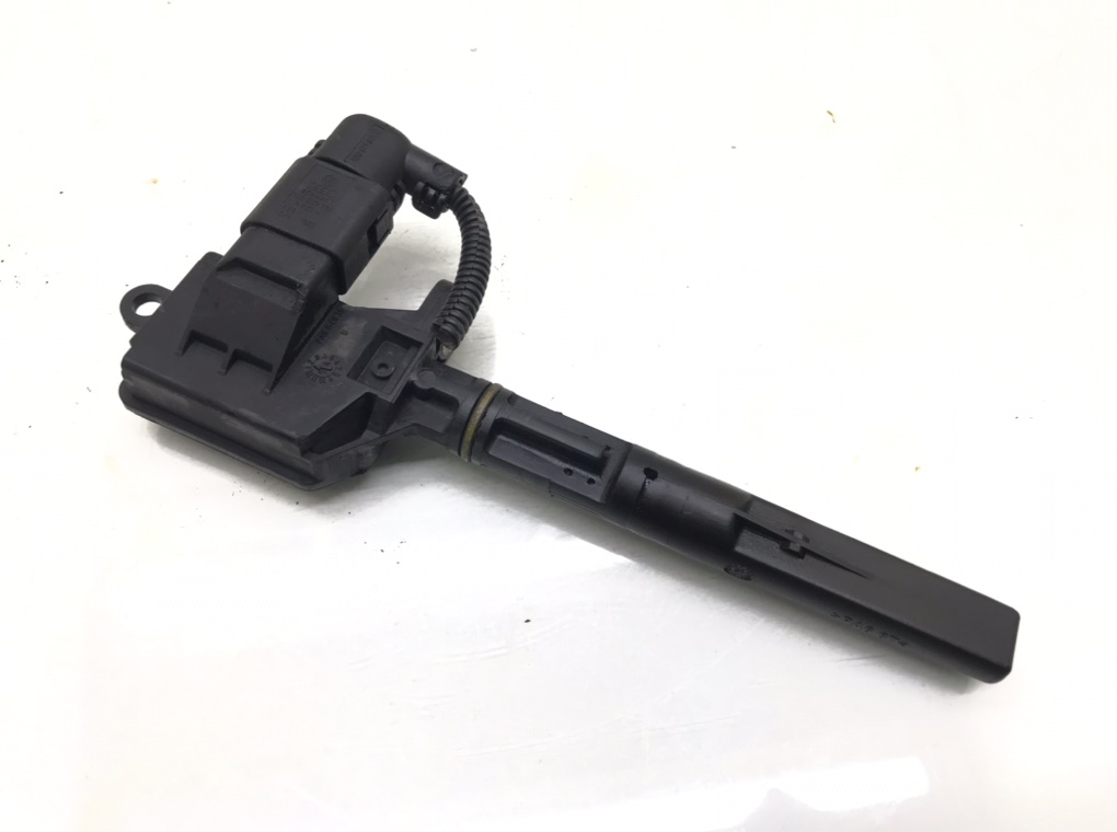 Датчик уровня масла бу для Volkswagen Polo 4 1.2 i, 2004 г.