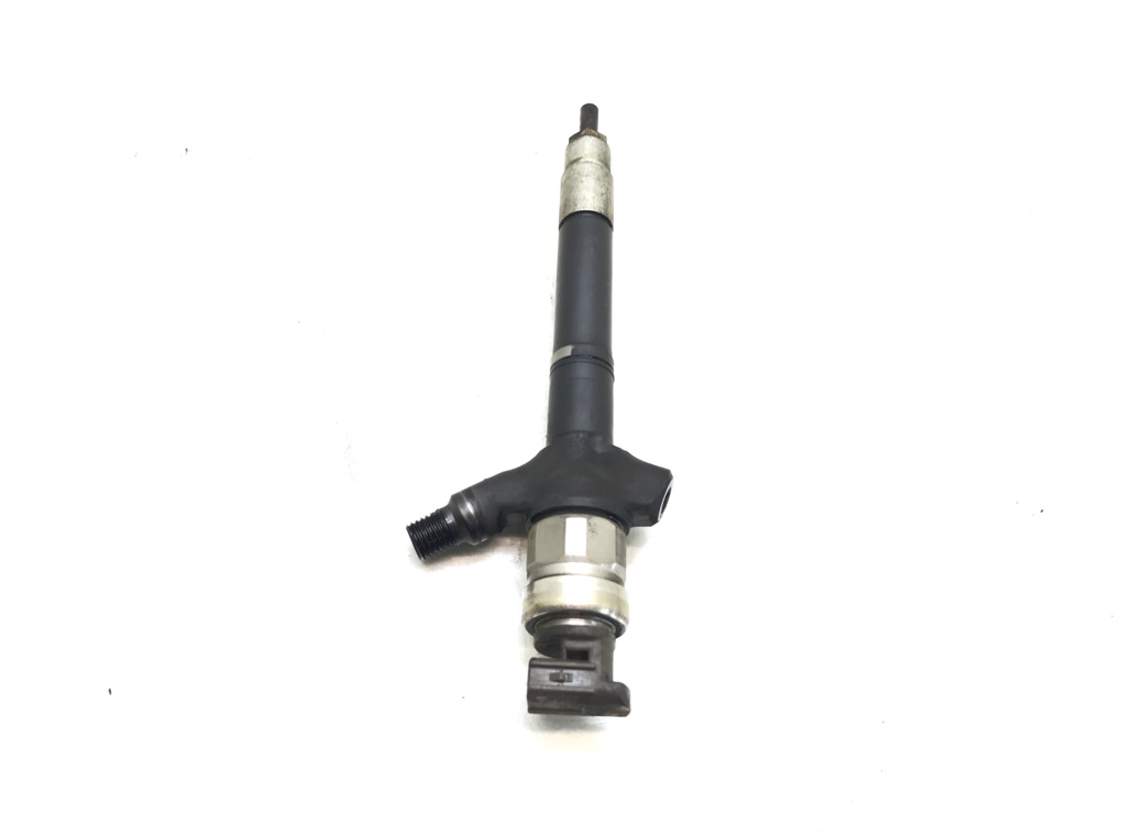 Форсунка бу для Toyota Avensis  2.0 D-4D,  2007 г.