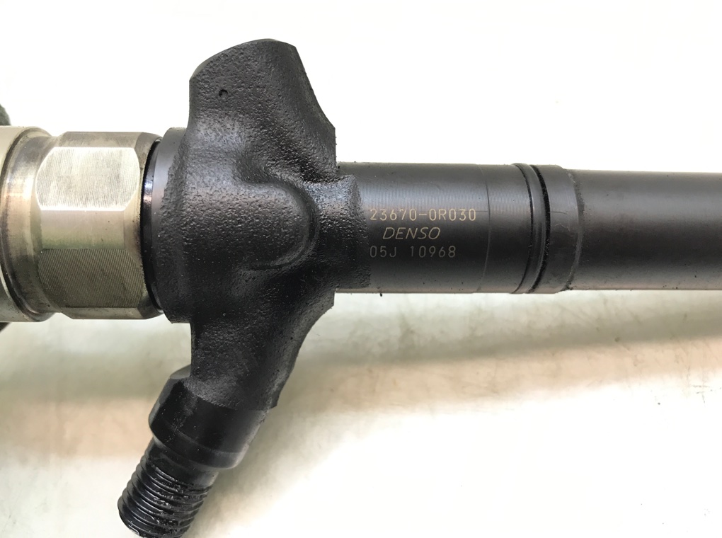 Форсунка бу для Toyota Avensis  2.0 D-4D,  2007 г.