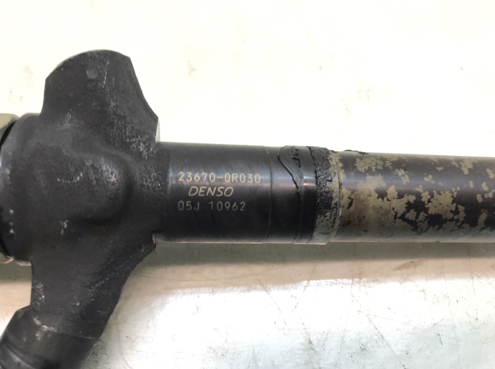 Форсунка бу для Toyota Avensis  2.0 D-4D,  2007 г.