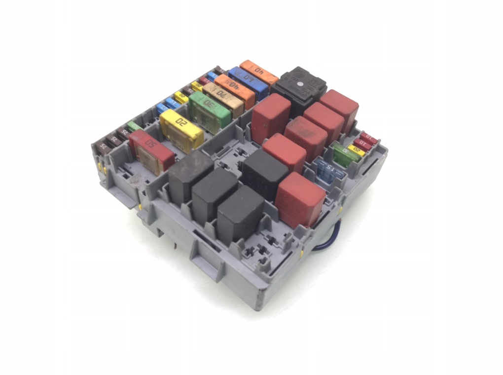 Блок предохранителей бу для Fiat 500 1.3 JTD, 2008 г. Блок предохранителей бу для Fiat 500 1.3 JTD, 2008 г.