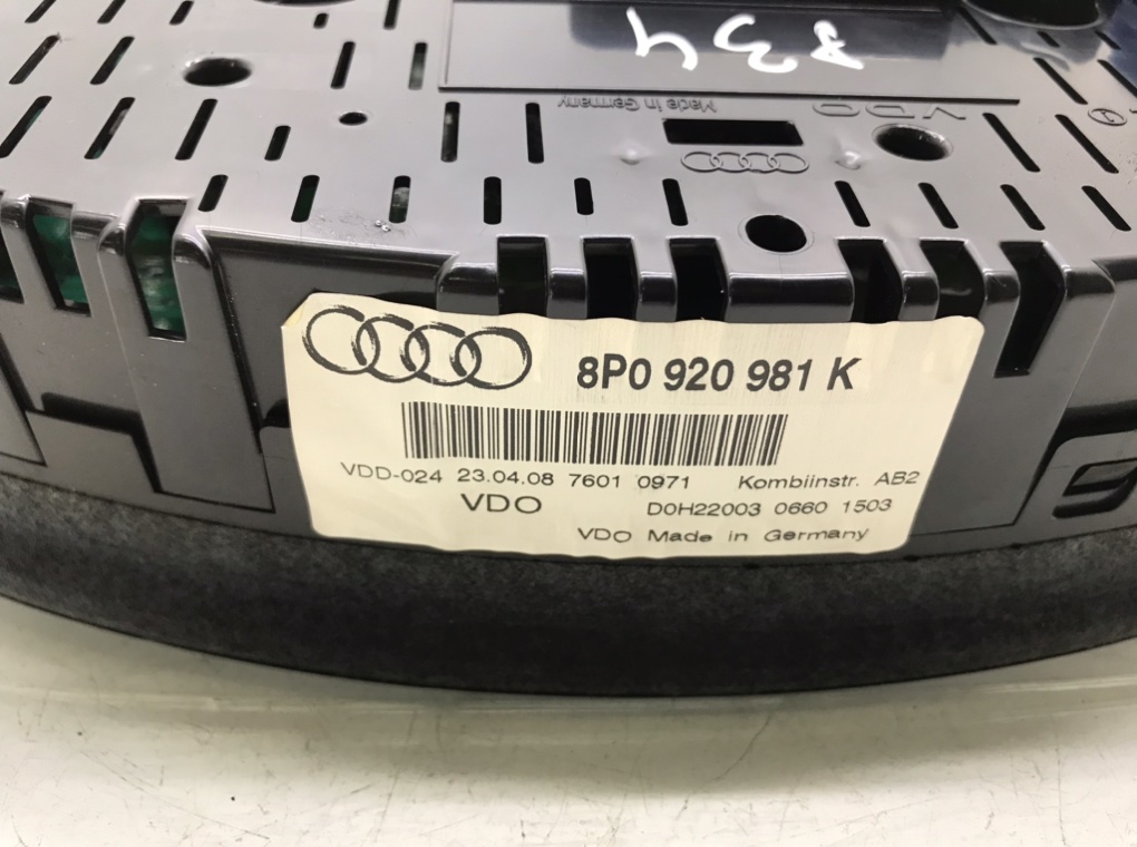 Щиток приборов (приборная панель) бу для Audi A3 8P 1.9 TDi,  2008 г.