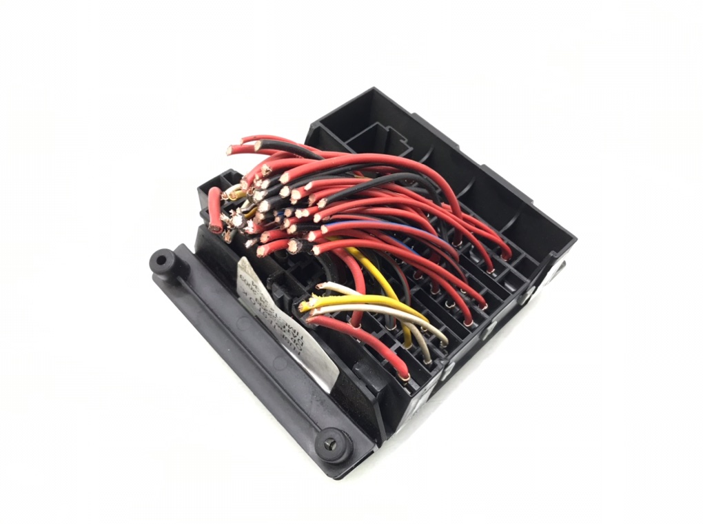 Блок предохранителей бу для Opel Omega B 2.2 i,  2003 г.