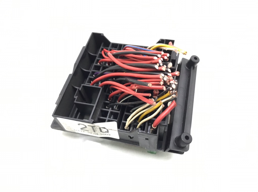 Блок предохранителей бу для Opel Omega B 2.2 i,  2003 г.