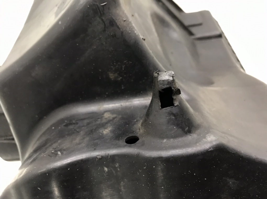 Корпус воздушного фильтра бу для Ford Galaxy  1.9 TDi,  2005 г.