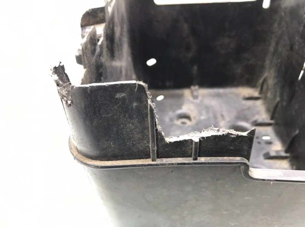 Полка аккумулятора бу для Peugeot 206  1.1 i,  2000 г.