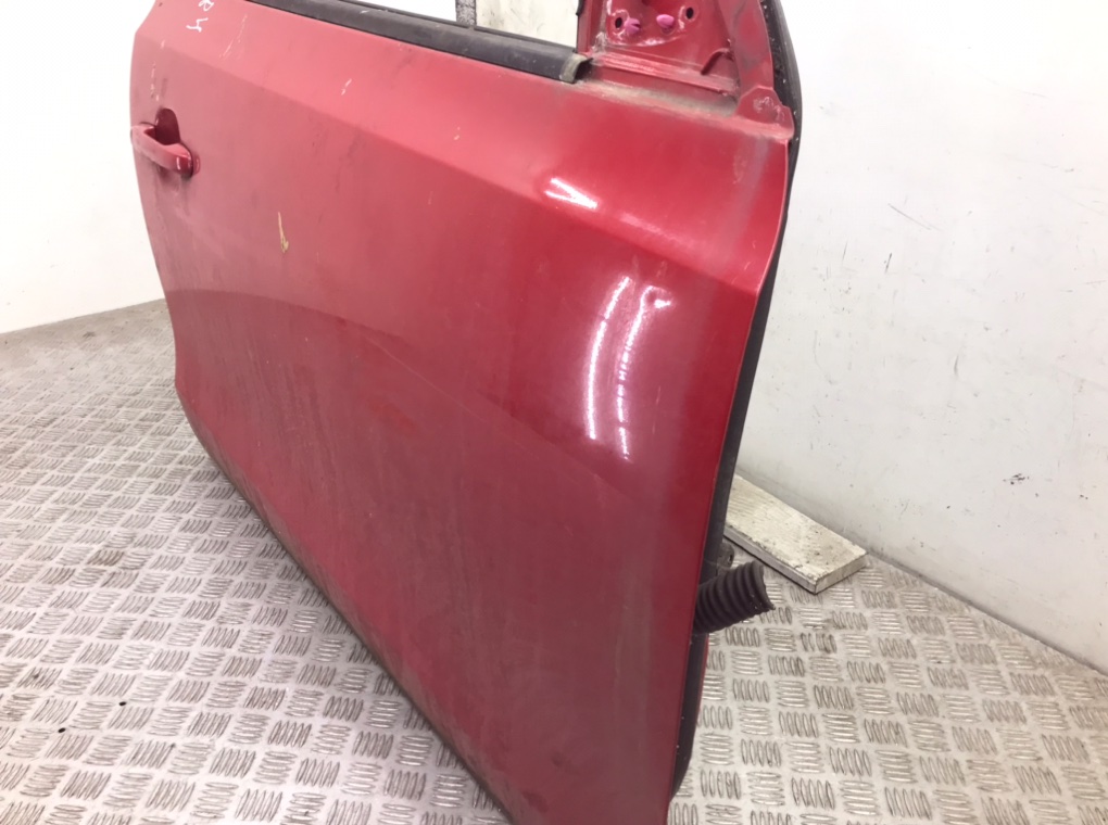 Дверь передняя правая бу для Hyundai i30  1.6 CRDi,  2010 г.