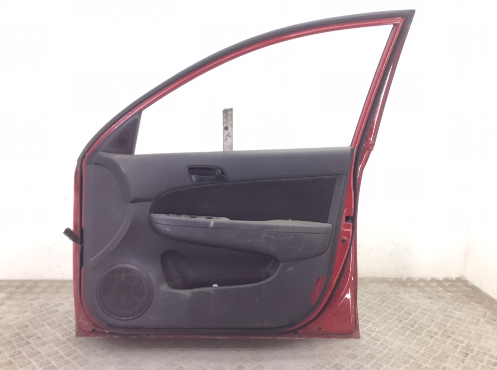 Дверь передняя правая бу для Hyundai i30  1.6 CRDi,  2010 г.
