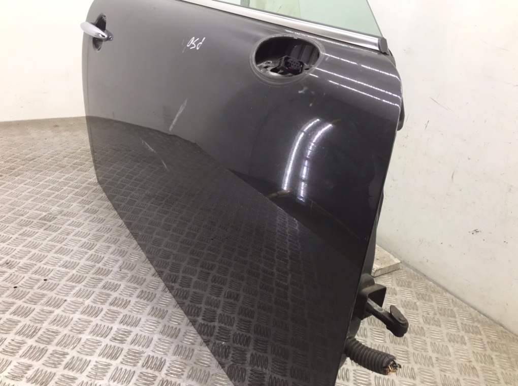 Дверь передняя правая бу для Mini Cooper R56 1.6 i,  2012 г.