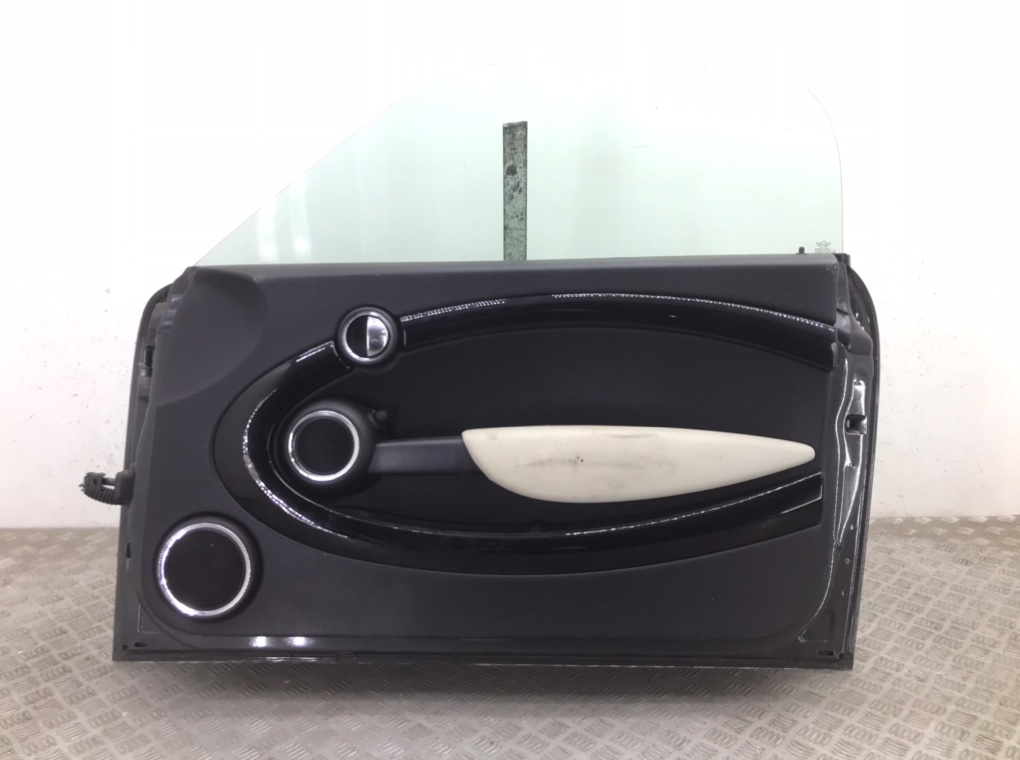 Дверь передняя правая бу для Mini Cooper R56 1.6 i,  2012 г.