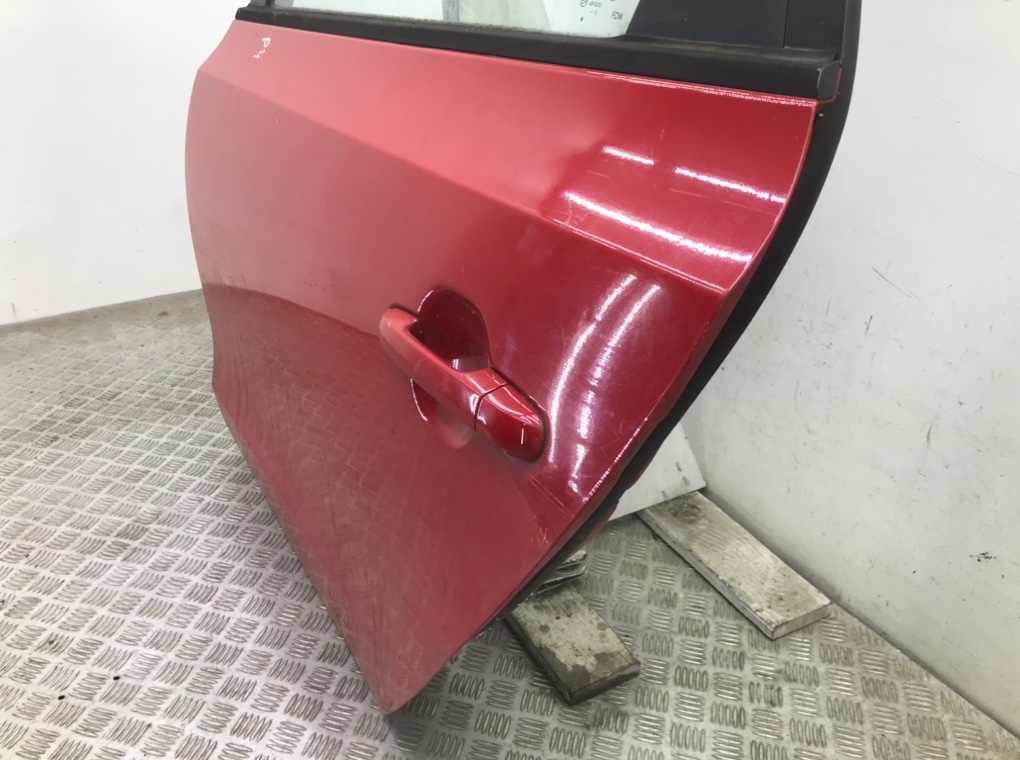 Дверь задняя левая бу для Hyundai i30  1.6 CRDi,  2010 г.