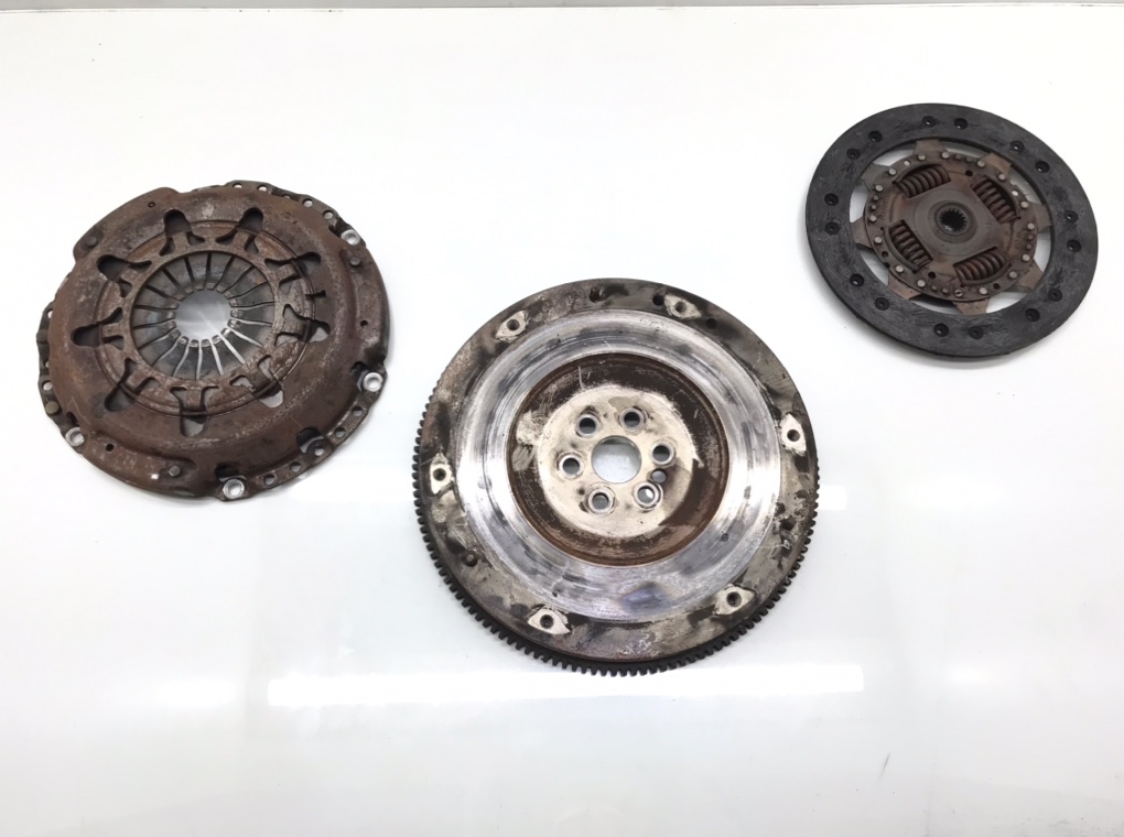 Комплект сцепления бу для Ford Focus 1 1.6 i,  1998 г.