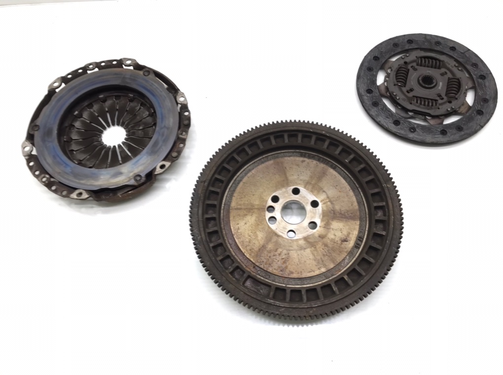 Комплект сцепления бу для Ford Focus 1 1.6 i,  1998 г.