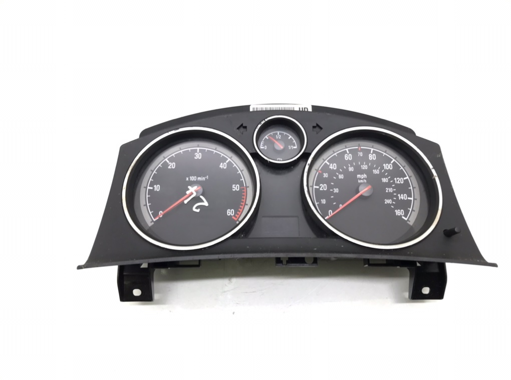 Щиток приборов (приборная панель) бу для Opel Zafira B 1.9 CDTi, 2007 г.