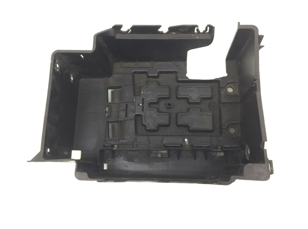 Полка аккумулятора бу для Citroen C3 1 1.4 HDi, 2004 г. Полка аккумулятора бу для Citroen C3 1.4 HDi, 2004 г.