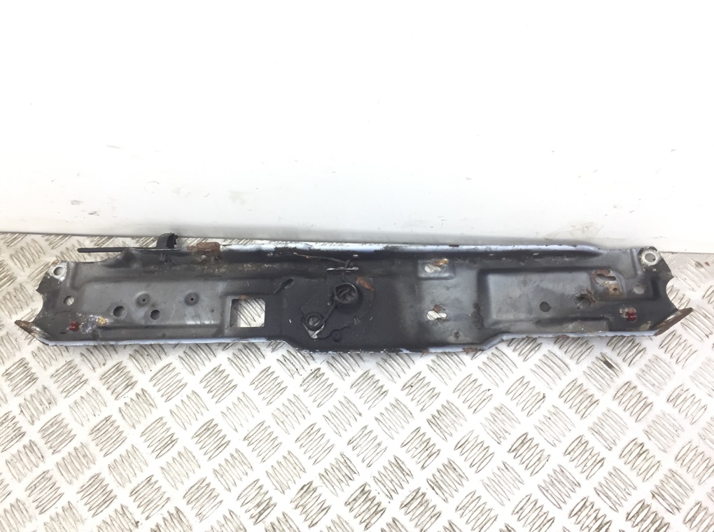 Планка под капот бу для Opel Tigra B 1.4 i, 2006 г. Планка под капот бу для Opel Tigra B 1.4 i, 2006 г.