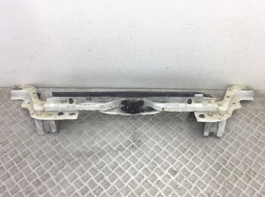 Панель передняя (телевизор) бу для Peugeot Bipper 1.4 HDi, 2011 г.