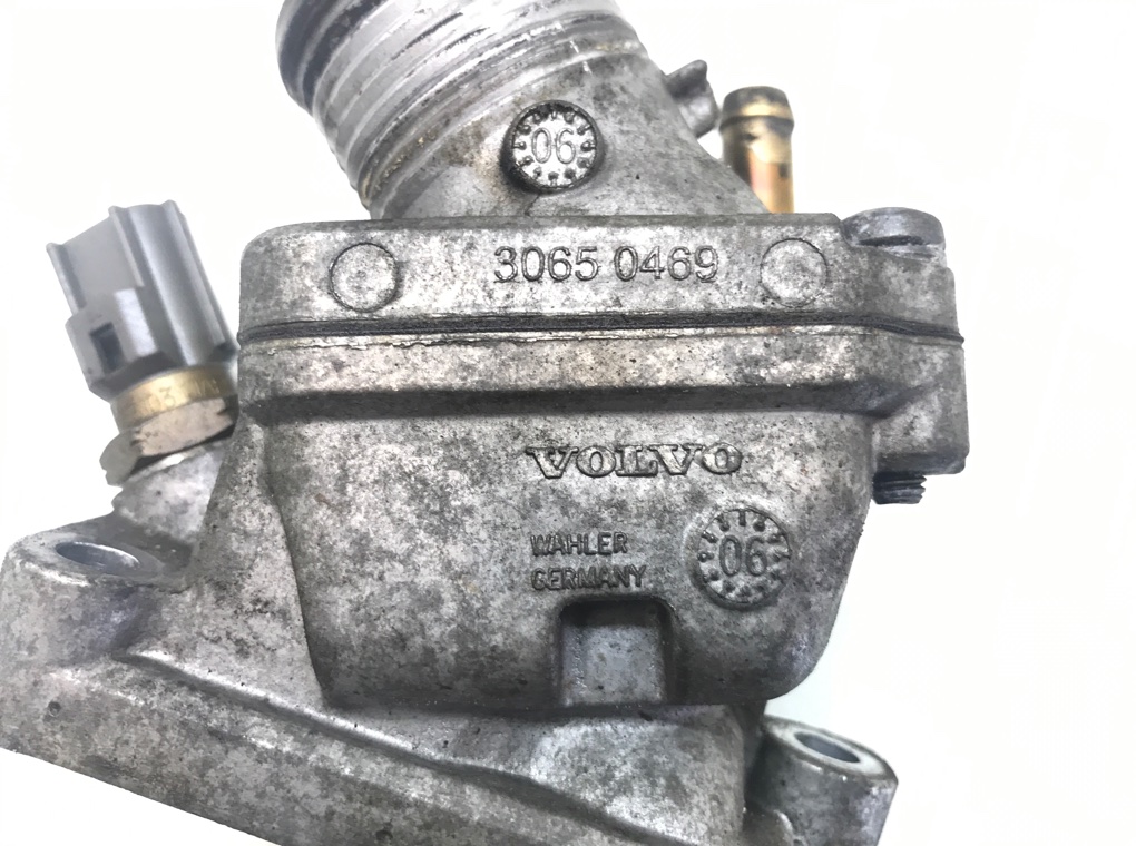 Корпус термостата бу для Volvo V50  2.4 D5,  2007 г.