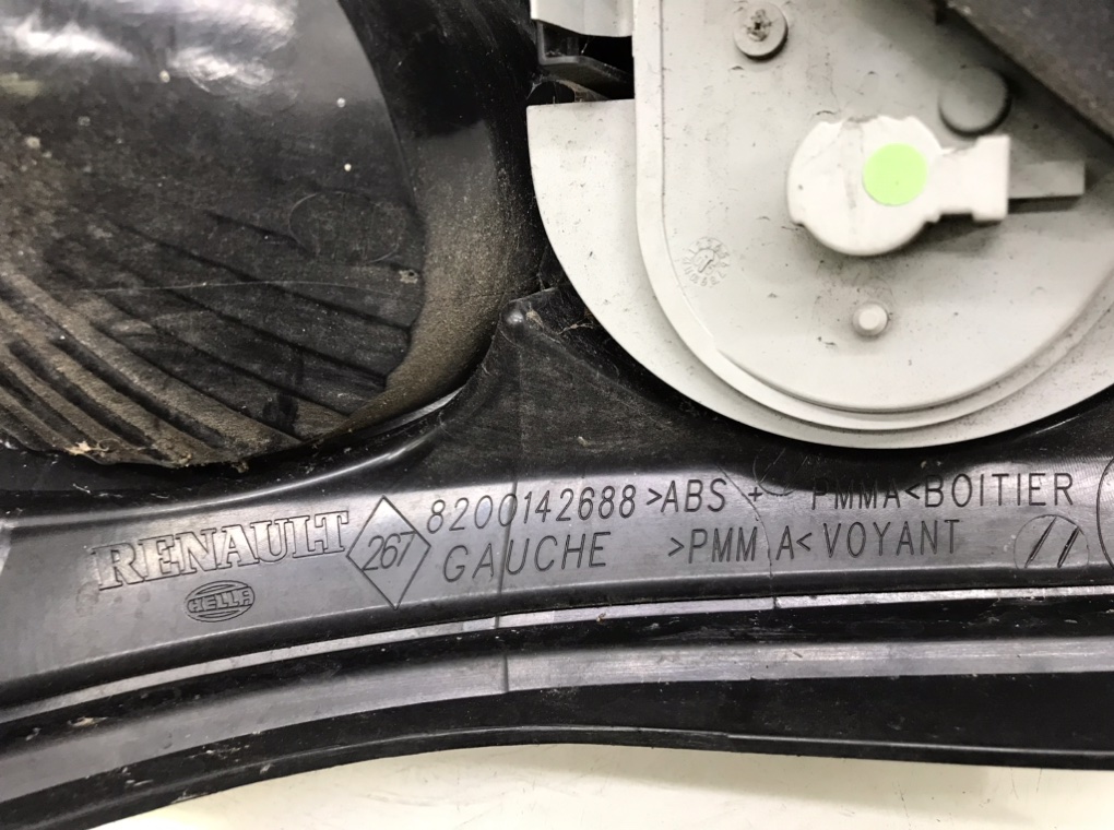 Фонарь задний левый бу для Renault Megane 2 2.0 i,  2006 г.