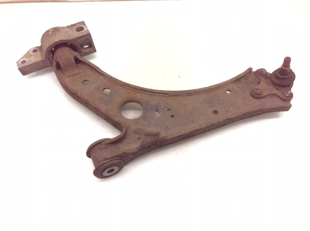 Рычаг передний левый бу для Volkswagen Golf 5 1.9 TDi,  2008 г.