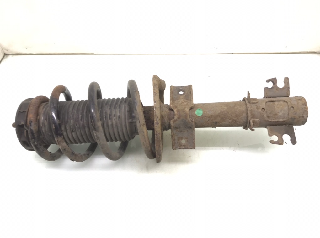 Стойка передняя правая бу для Renault Master  2.3 DCi,  2010 г.