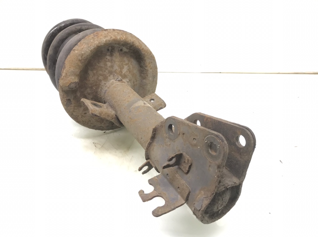 Стойка передняя правая бу для Renault Master  2.3 DCi,  2010 г.