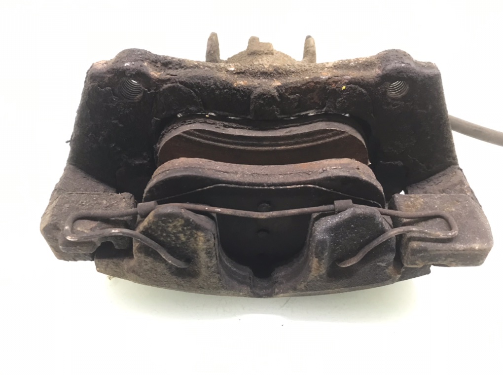 Суппорт передний правый бу для MG 6  1.8 Ti,  2013 г.