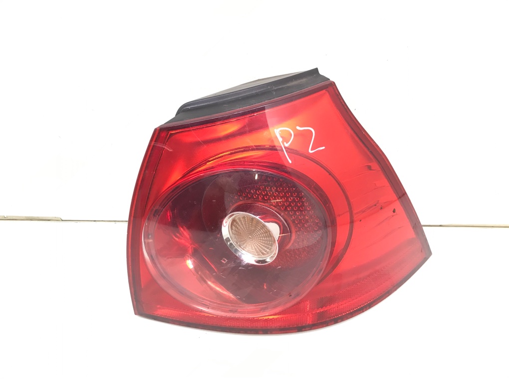Фонарь задний правый бу для Volkswagen Golf 5 1.6 FSI, 2004 г.