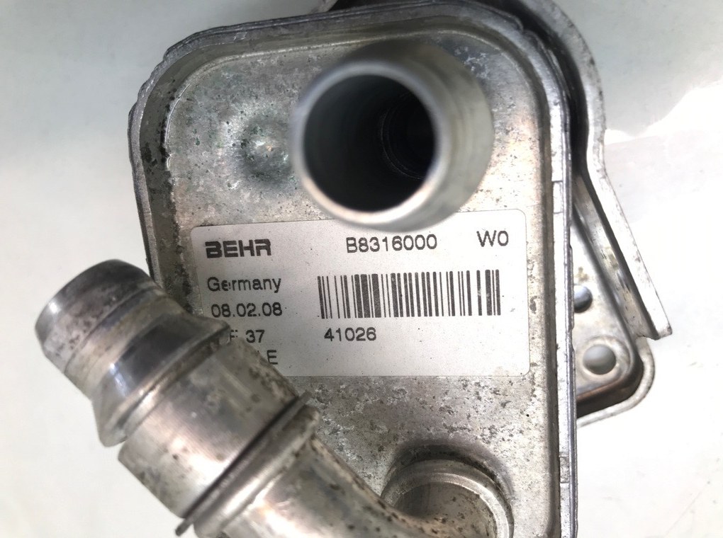 Радиатор масляный бу для BMW 1 E87/E81/E82/E88 2.0 i,  2008 г.