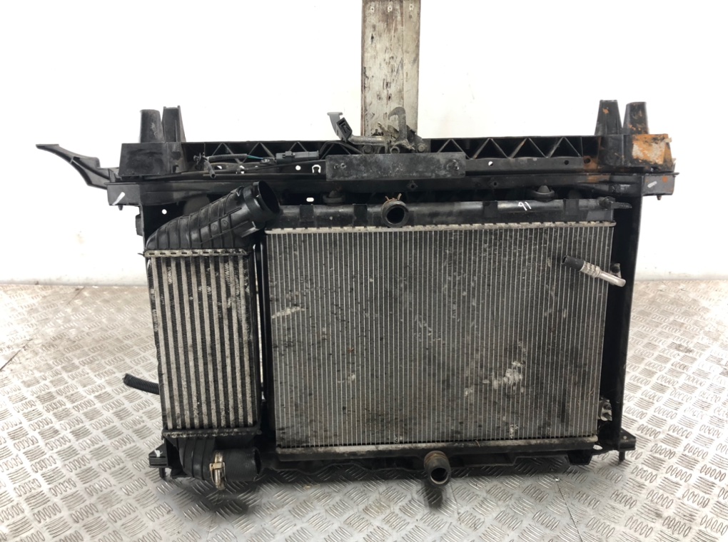 Панель передняя (телевизор) бу для Peugeot 3008  2.0 HDi,  2011 г.