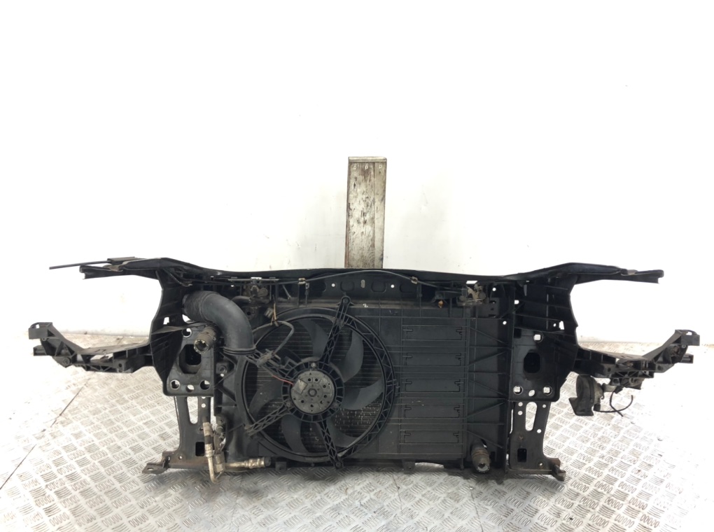 Панель передняя (телевизор) бу для Mini Cooper R56 1.6 i,  2007 г.